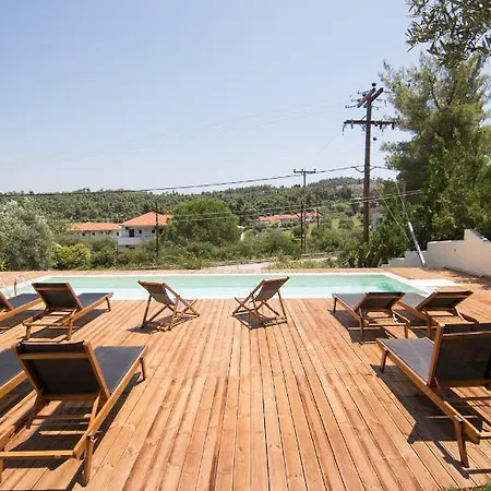 Casa Luxury Suites Hotel 2*