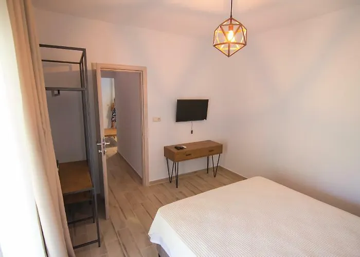 Casa Luxury Suites Hotel 2*